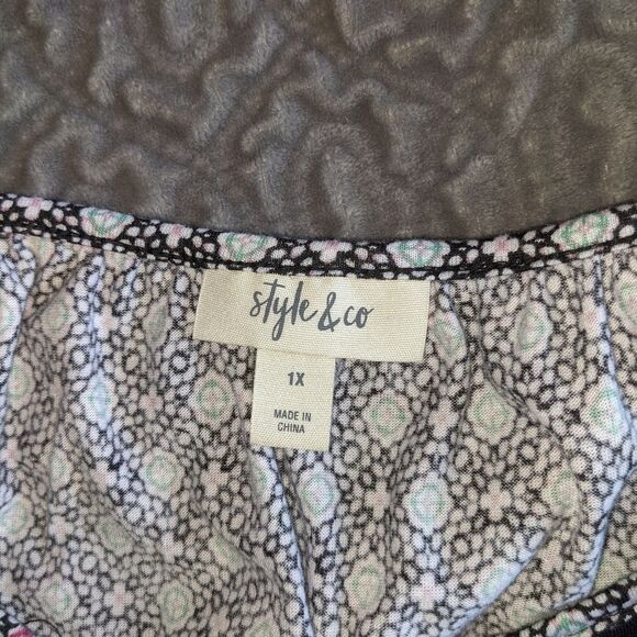 NWT floral blouse - Picture 5 of 7